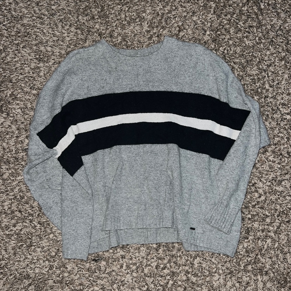 Adorable Hollister Sweater